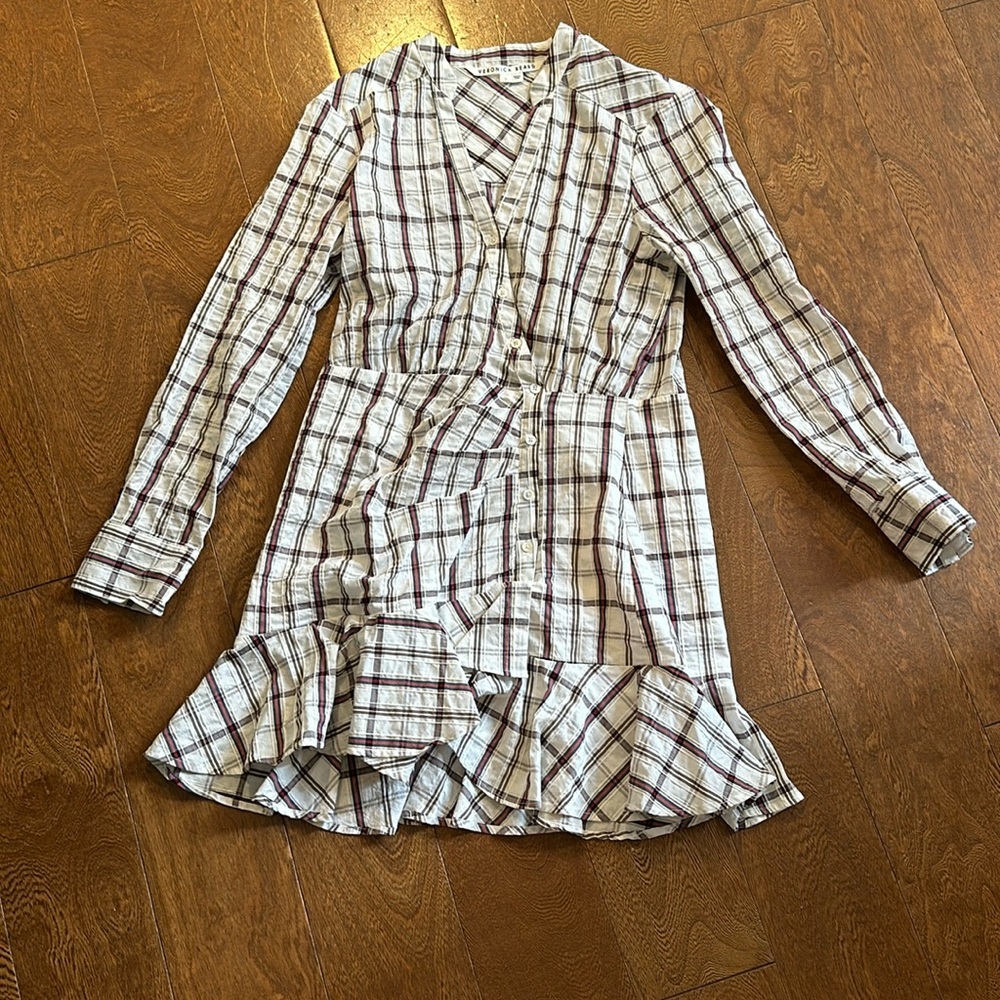 Veronica Beard v neck plaid crinkle dress